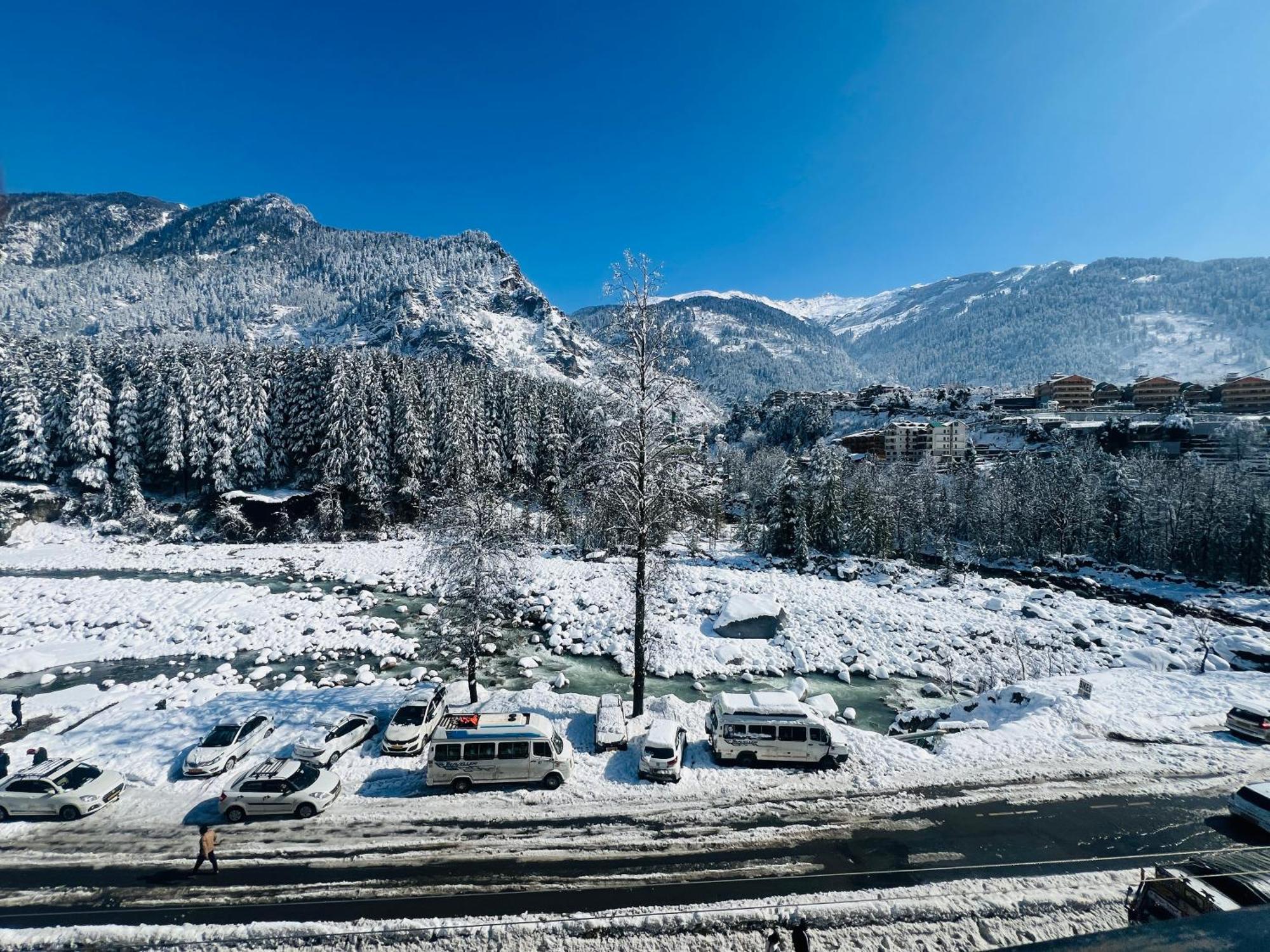 Silver Land With Mountain View - A River Side Property Hostel Manāli Εξωτερικό φωτογραφία